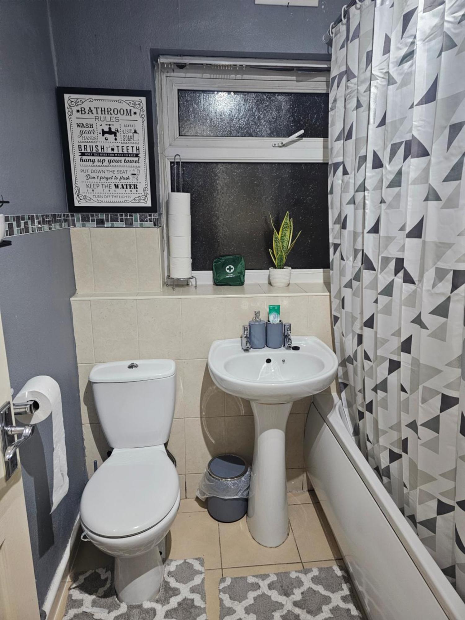 Your Happy Place-2 Bedroom House Apartment Liverpool